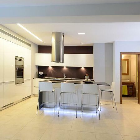 Spacious Fully Equipped 3Bd 2Bath Apt In The Heart Of City With Balconies Ac And Fast Wifi #2 Héraklion Extérieur photo